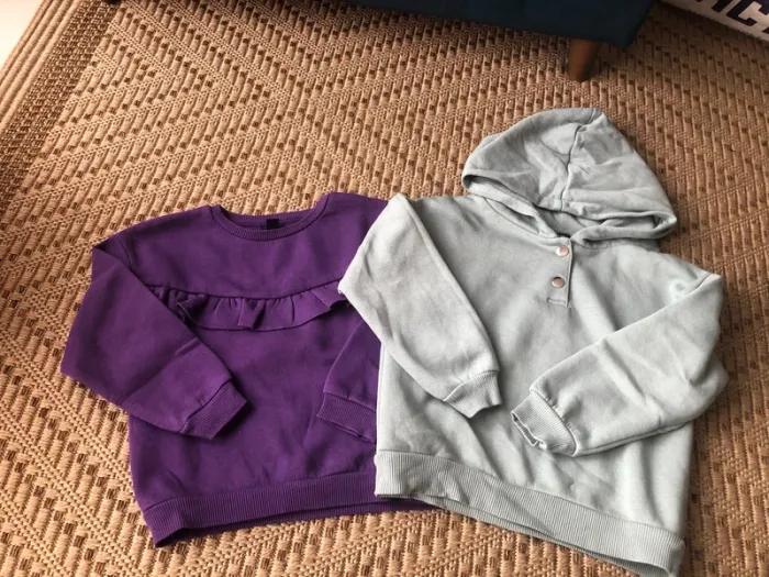Lot de deux sweat taille 5 ans - photo numéro 7