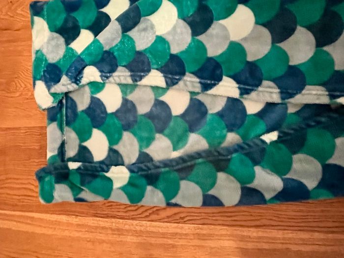 Couverture douce forme de queue de sirène - photo numéro 2