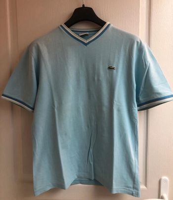T shirt bleue Lacoste taille 3 correspond à un S