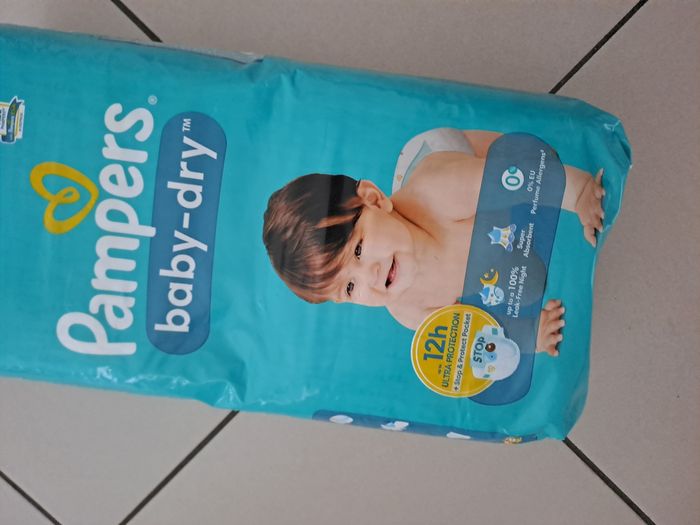 Deux paquets de couche pampers - photo numéro 4