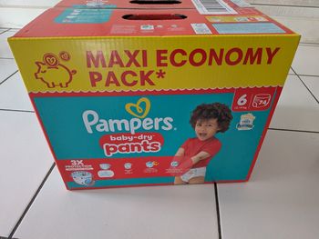 Couches Pampers taille 6 