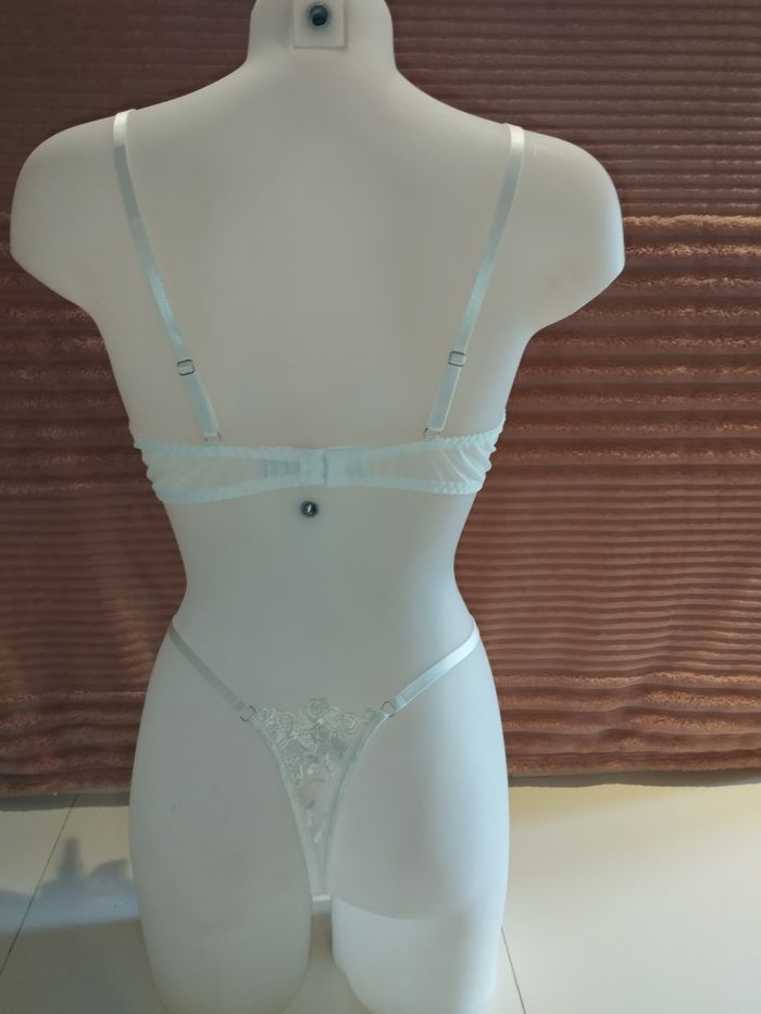 Ensemble sous vêtements blanc - photo numéro 2