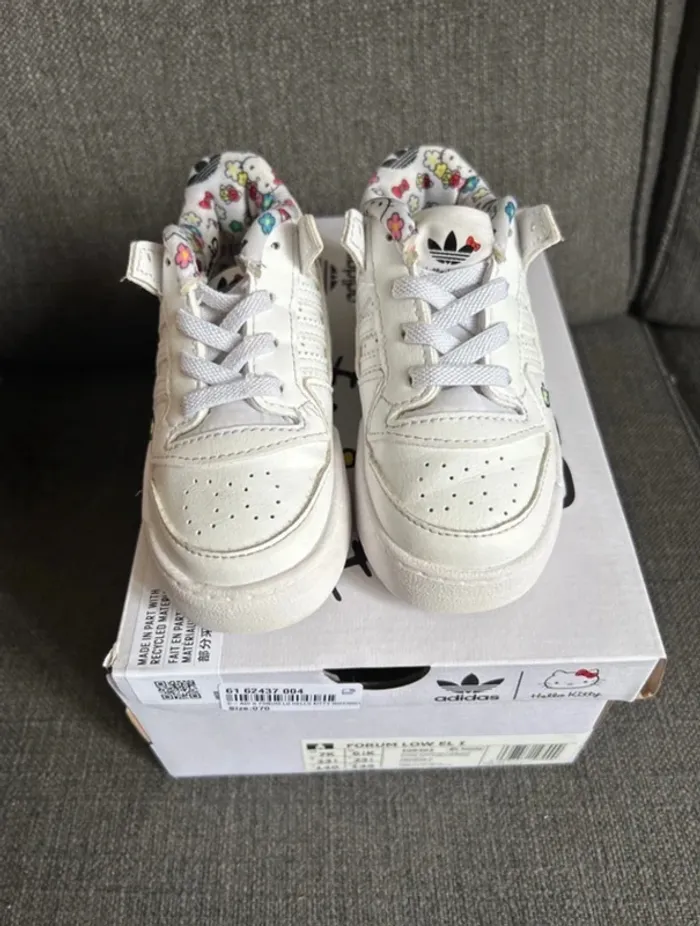 Basket adidas hello kitty bébé fille, taille 23 1/2 - photo numéro 2