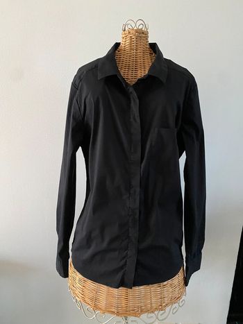 Chemise H&M taille 36 noire stretch cintré manches longues