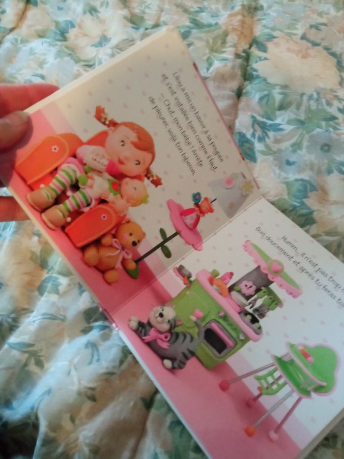 P'tite fille, Lilou joue à la poupée - photo numéro 5