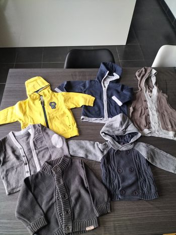 Lot gilet 6 mois