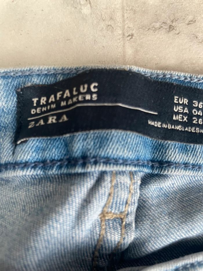 Jeans Zara effet troué bleu clair - photo numéro 4