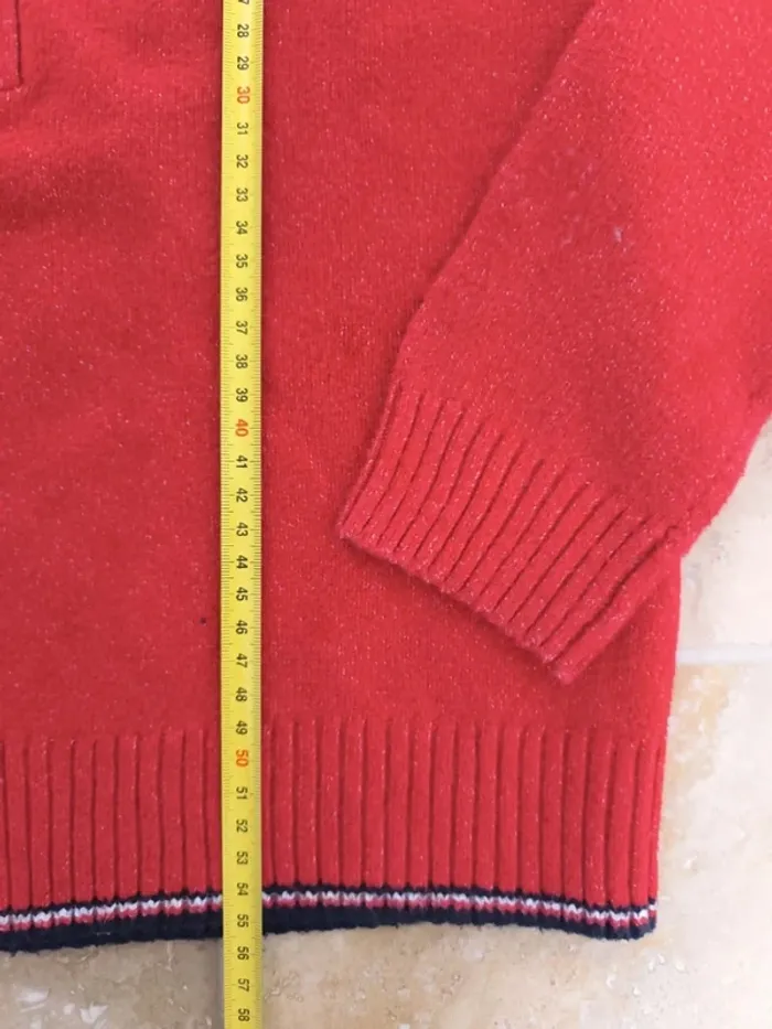 Joli pull rouge col V bouton femme Tommy Hilfiger avec logoo chic comme neuf S selon mesures - photo numéro 8