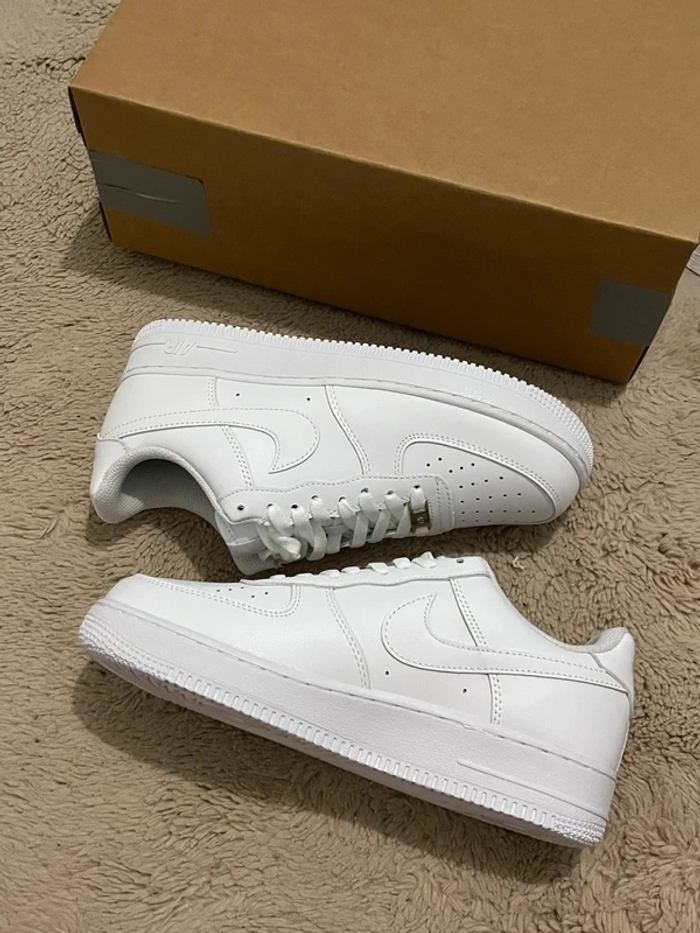 Nike Air Force 1 - Taille 37.5 - photo numéro 4