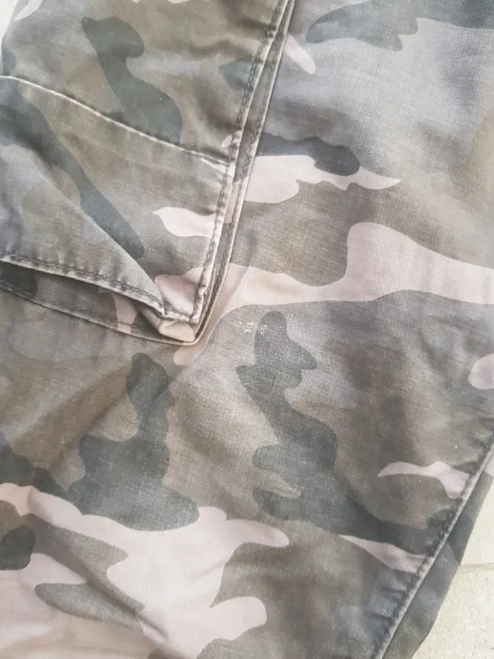 Pantalon Camouflage Cargo Beige/Kaki Homme Taille M - photo numéro 2