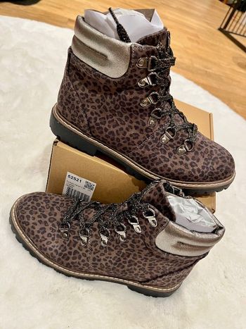 Bottines 34 léopard neuves