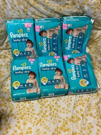 Lot de six  pack de couches Pampers taille 4 normal