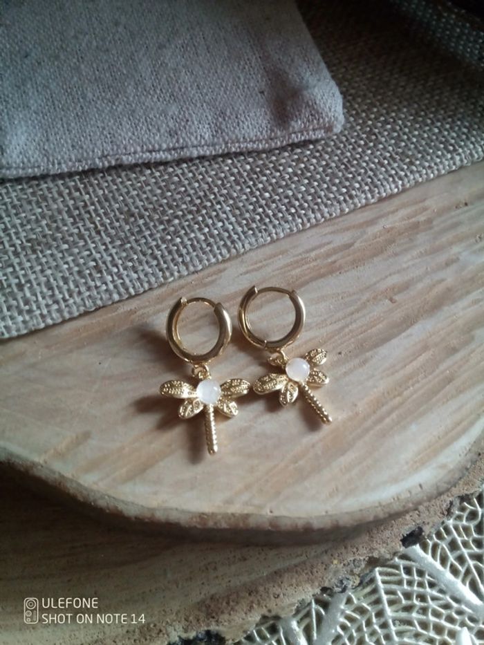 Boucles d'oreilles libellules et pierres de quartz rose