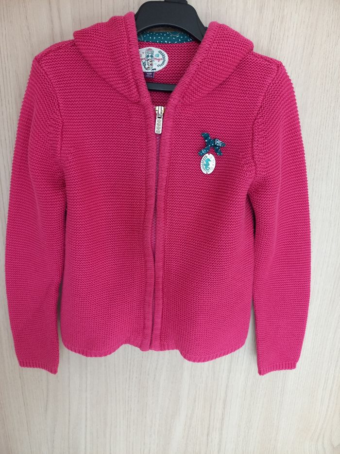 Gilet  avec capuche 4 ans