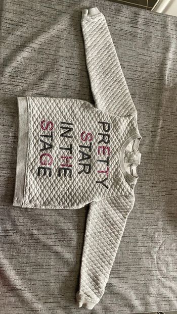 Pull 5ans taille petit