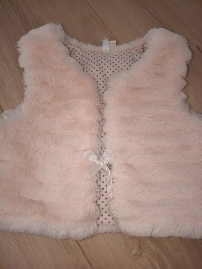 Veste fourrure sans manche taille 18 mois - photo numéro 2