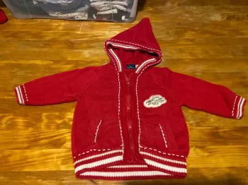 Gilet à capuche 18mois