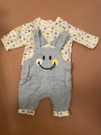 Ensemble bébé Smiley – Salopette et chemise manches longues