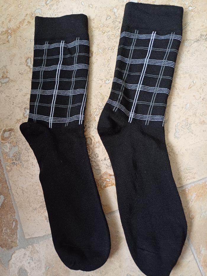 2 paires de chaussettes neuves homme t 44 - photo numéro 2