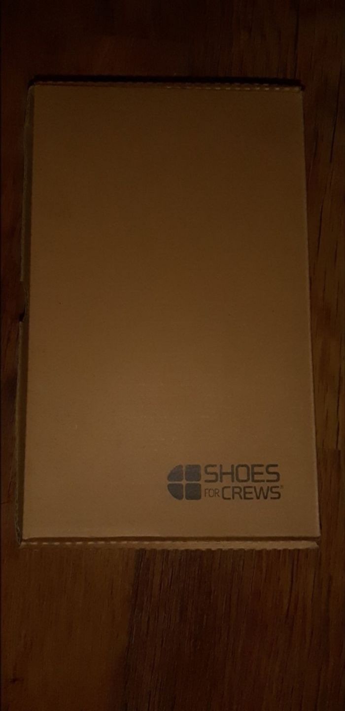 Basket blanche neuve en cuir Shoes For Crews - photo numéro 3