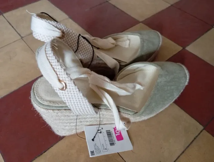 Chaussures - photo numéro 1