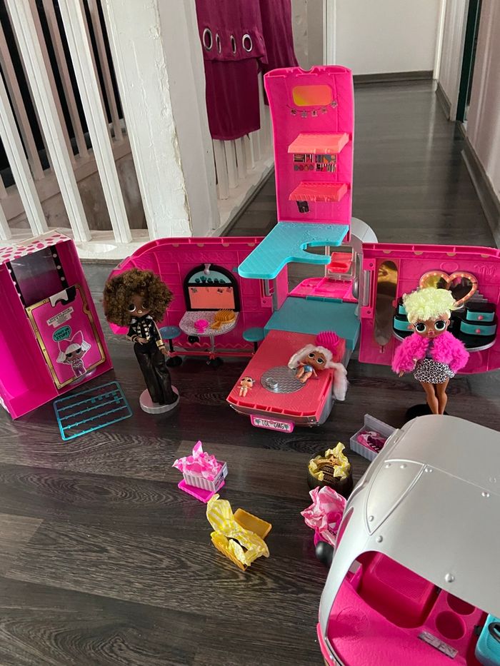 Camping car lol avec poupée et accessoires - photo numéro 2