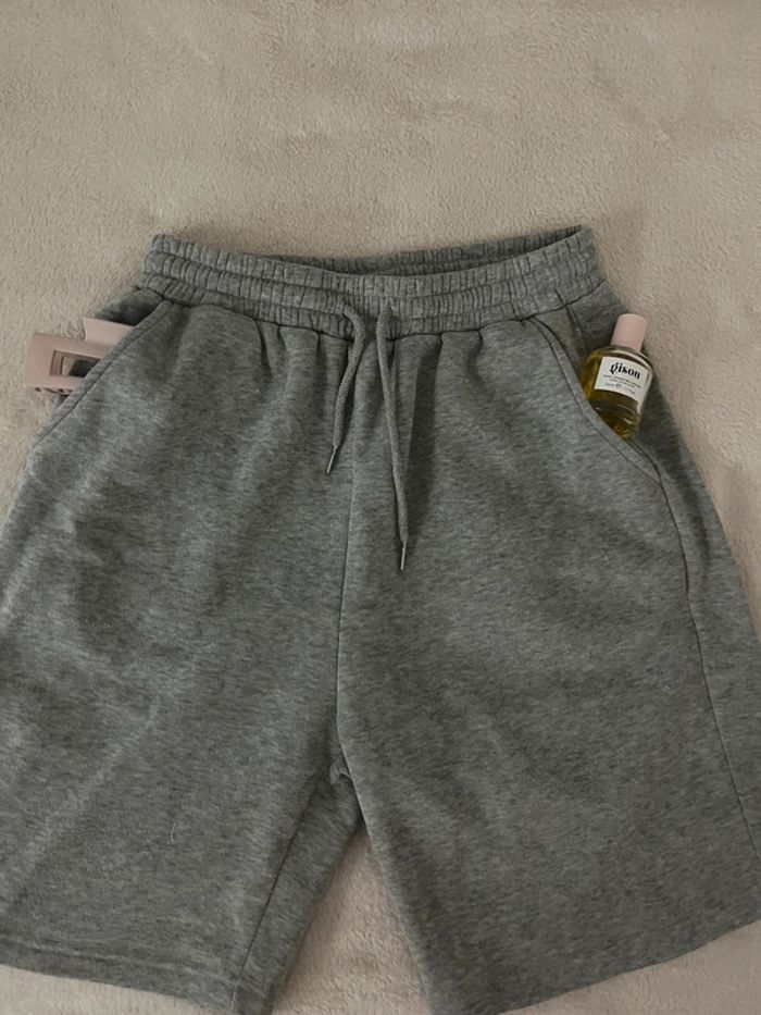 short gris shein