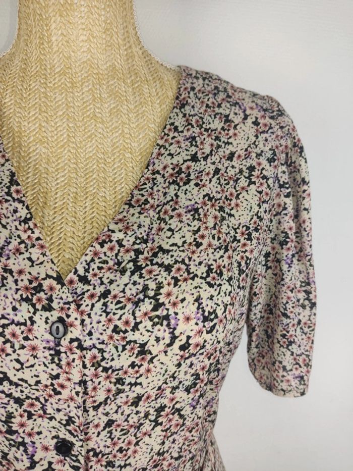 Robe mi-longue manches courtes boutonnée motif fleuri noir et pastel taille L Only - photo numéro 4