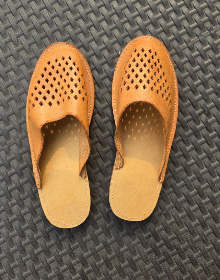 Chaussons tout en cuir taille 40