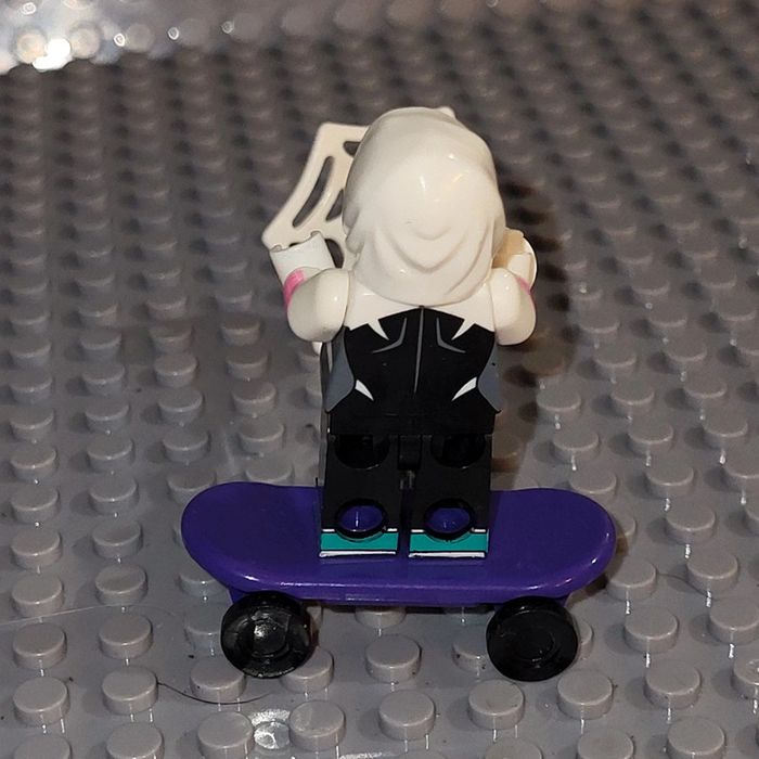 Minifigure / Figurine 🕸 Marvel - DC Comics 🕷 Spider-Gwen - photo numéro 4