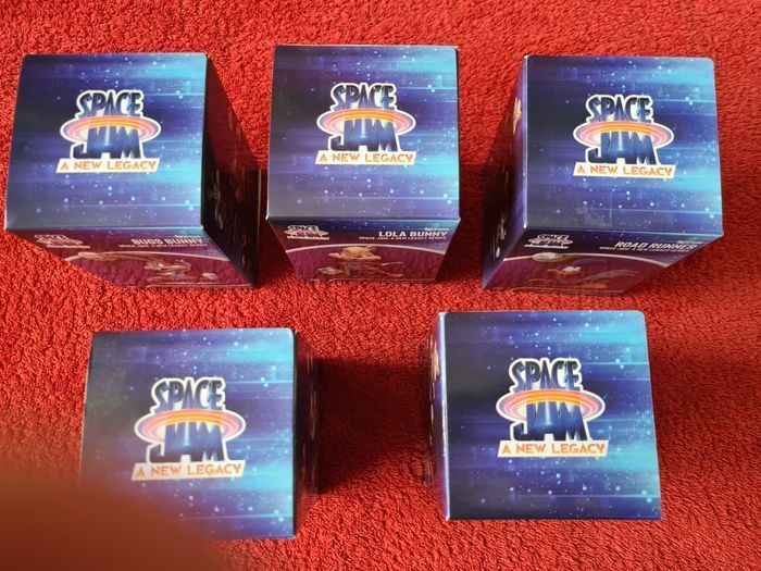 Figurine 5 Mini Attack Space Jam neuves Pour offrir superbe - photo numéro 2