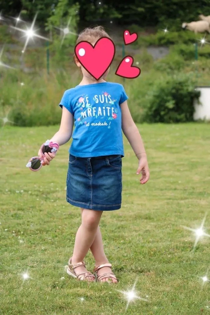 Lot de 2 t-shirts+ une jupe taille 5 ans. - photo numéro 15