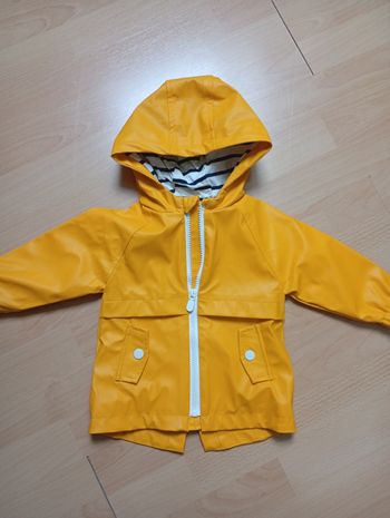 Imperméable neuf 9 mois