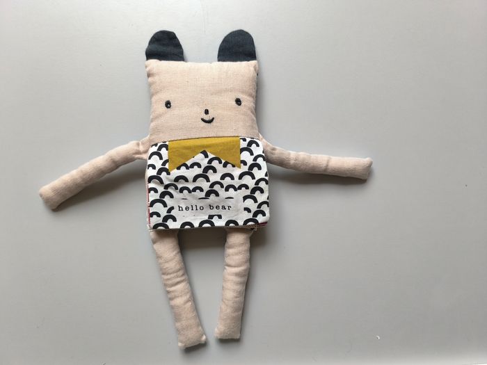 Peluche livre neuf we gallery