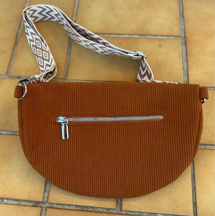 Sac banane en velours côtelé marron - photo numéro 4