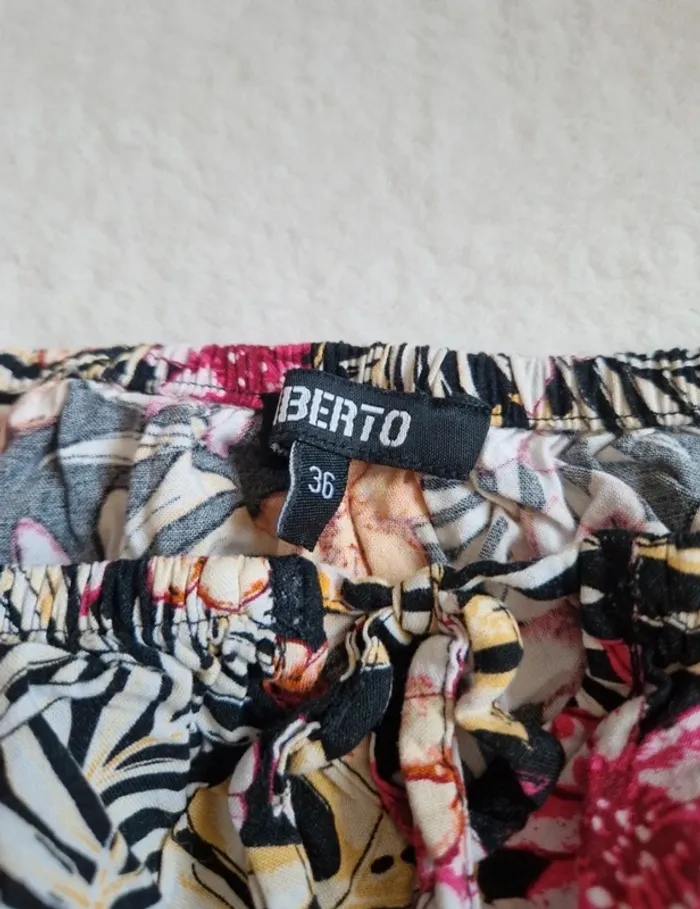 🌺 Magnifique haut à imprimé fleuri - Taille 36 - Liberto 🌺 - photo numéro 4
