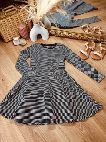 Taille 8 ans robe d’été fille Monoprix Bio bleue marine * rayures * 💐