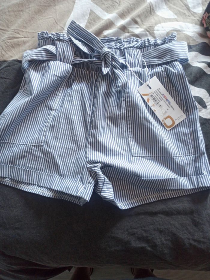 Short only rayé bleu et blanc