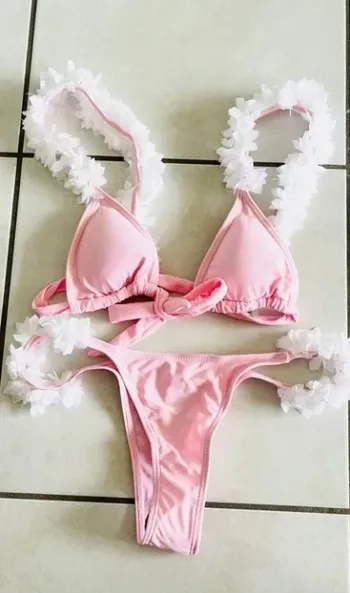 Bikini rose avec nœud