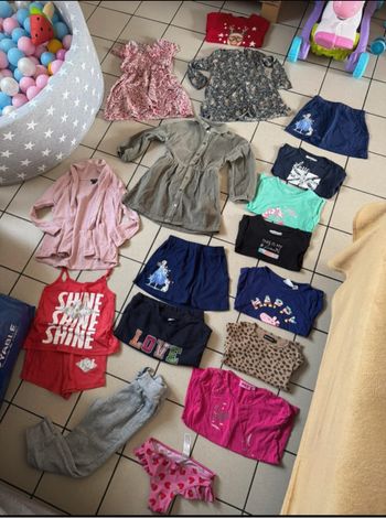 Lot 4 ans fille