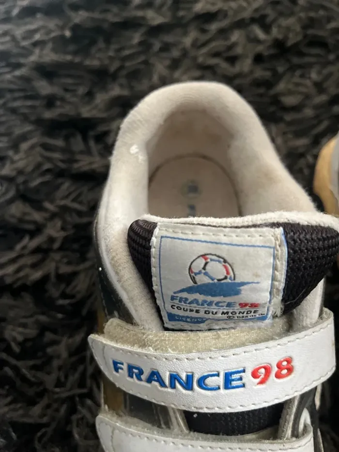 Baskets vintage France 98 /38 / Blanches /Bon état - photo numéro 4