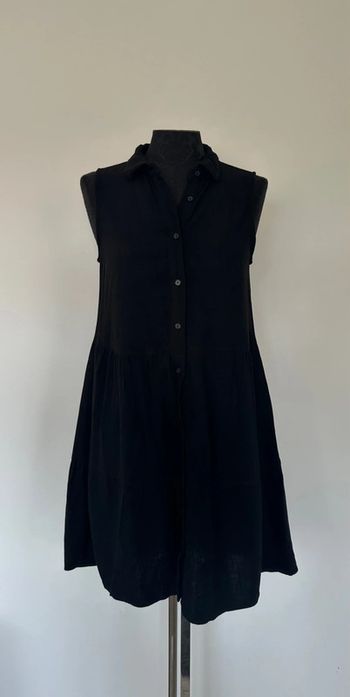 Robe noire sans manches