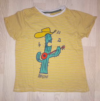 Tee-shirt à fines rayures ocre motif cactus DPAM 
T. 8 ans
