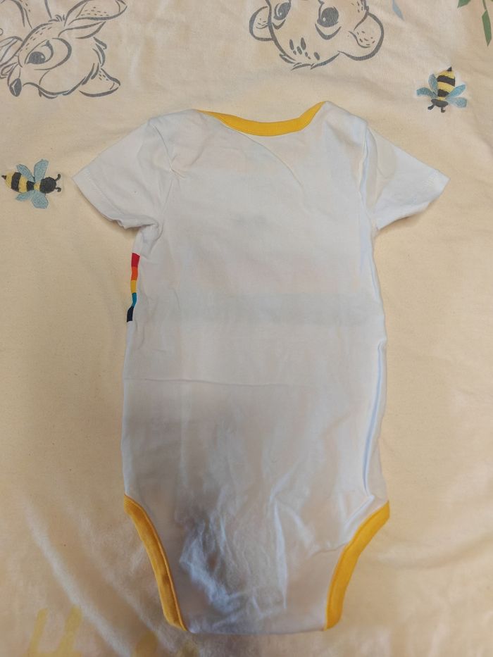 Lot 5 bodys Mickey Disney 9mois - photo numéro 7