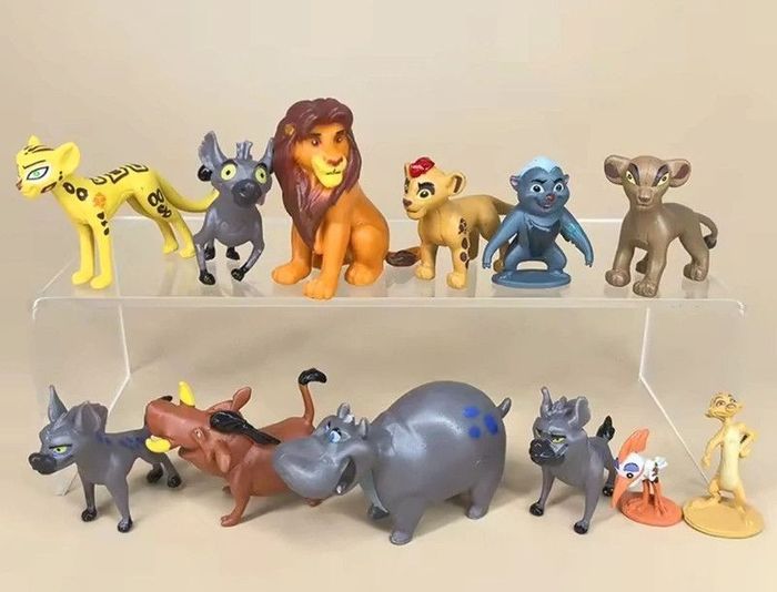 Lot de 12 Figurines Le Roi Lion / La Garde Du Roi Lion. Neuf