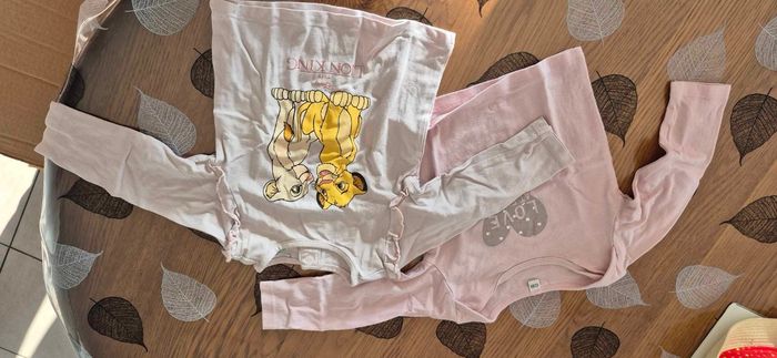 Lot de Tee-shirt et pantalon - photo numéro 2