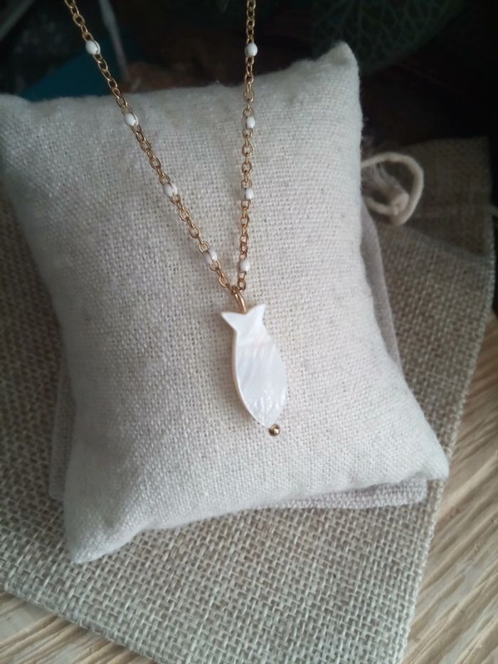 Collier poisson nacré