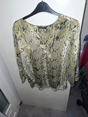 Stradivarius jolie blouse motif serpent 38.40