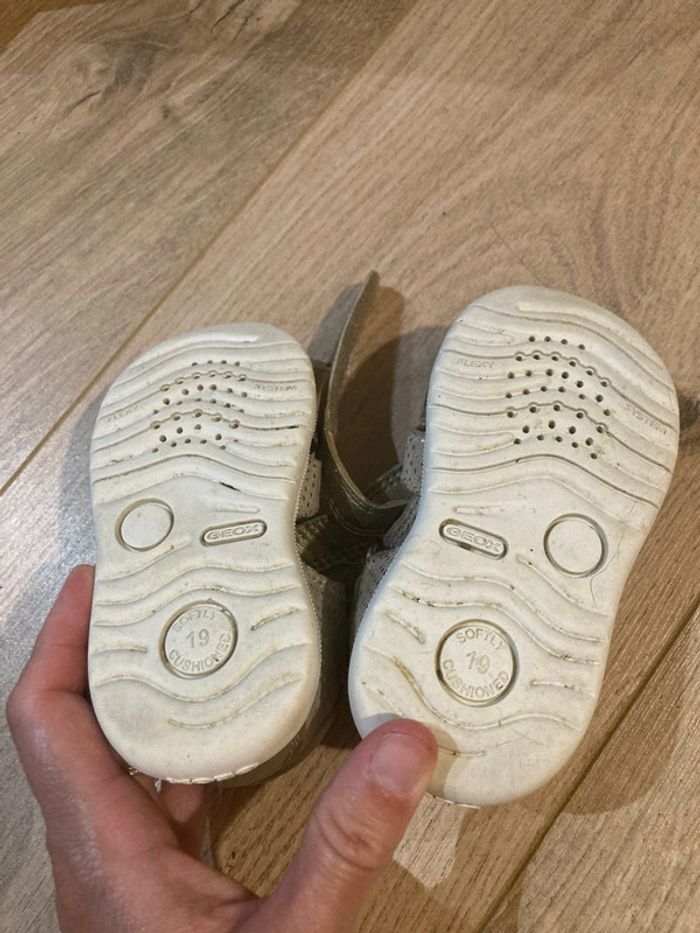 Sandale geox modèle macchia beige /gold taille 19 - photo numéro 6
