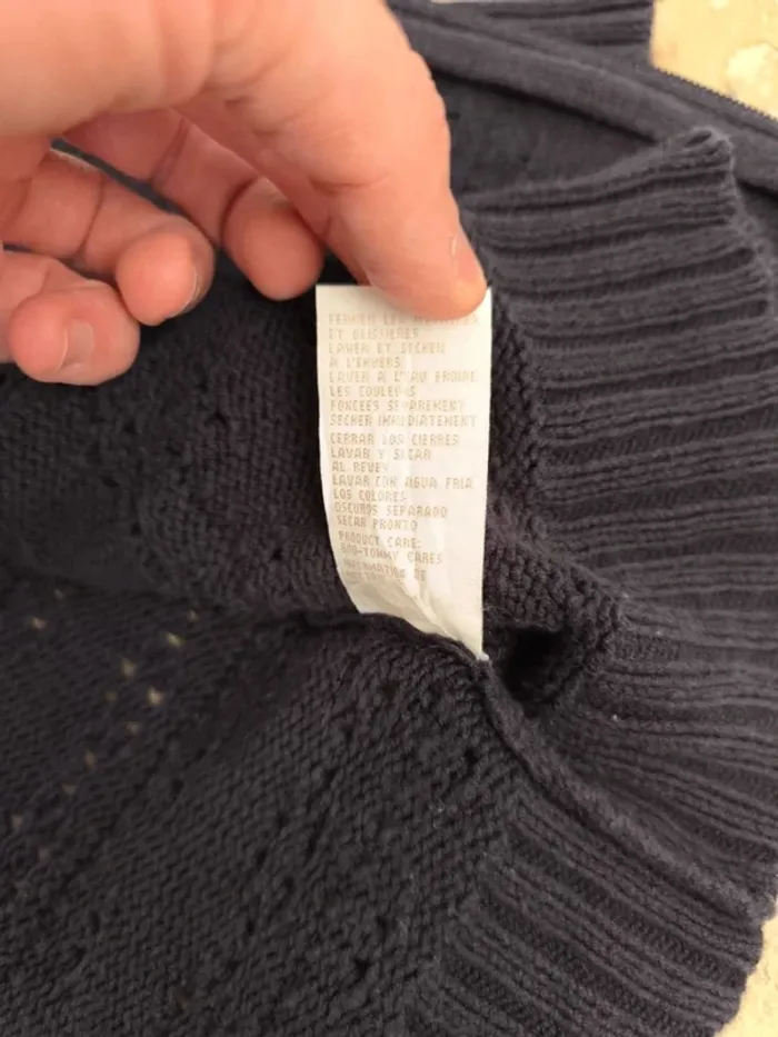 Joli sweat capuche femme 3XL Tommy Hilfiger marine excellent état sauf motif abîmé épaule droite - photo numéro 8